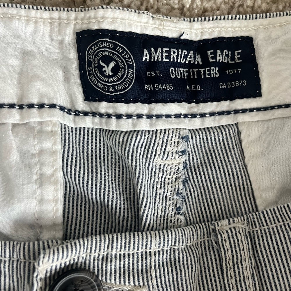 American Eagle Men’s Classic Fit Seersucker Shorts Blue White Pinstripe Size 34 - Picture 5 of 9